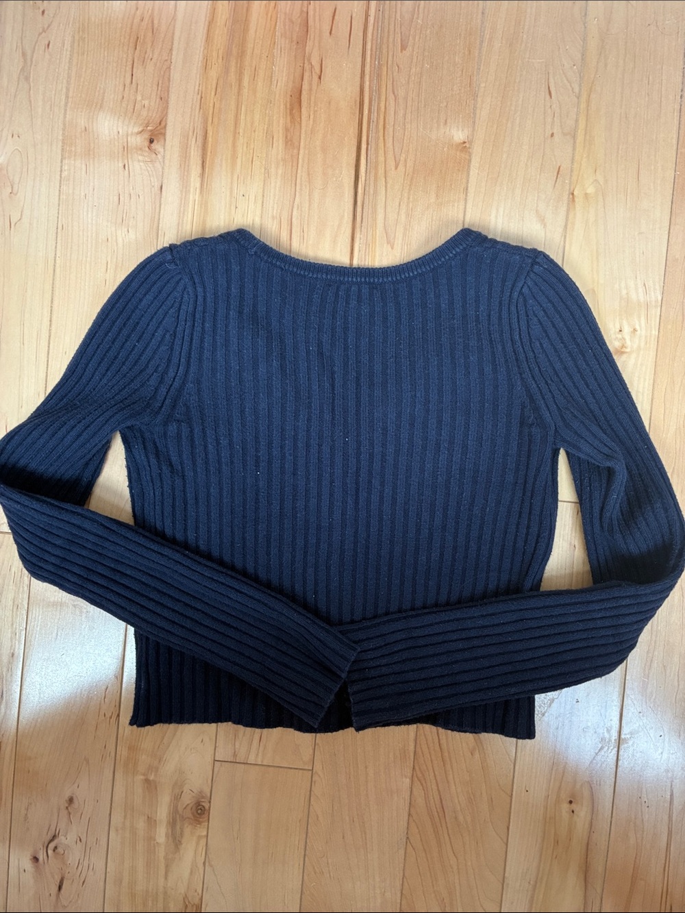 GAP Black Ribbed V-Neck Button-Front Cardigan - Picture 2 of 4